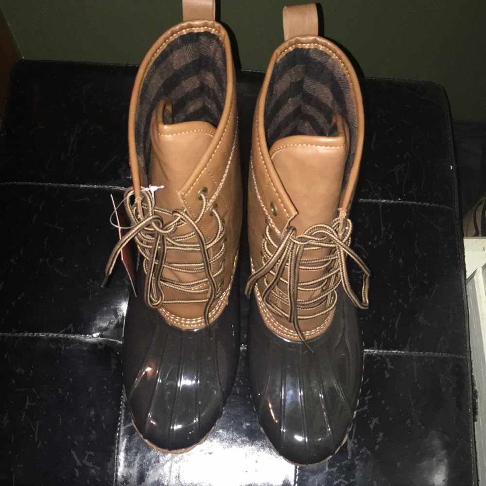 Brand New Duck Boot